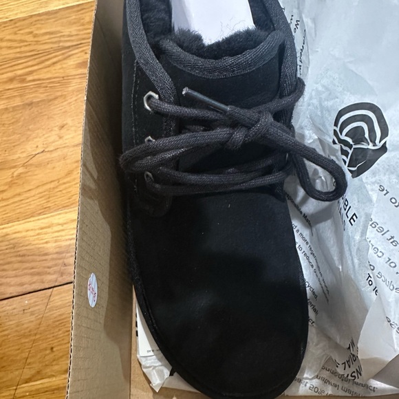 UGG Neumel Boots Women’s - Picture 6 of 6